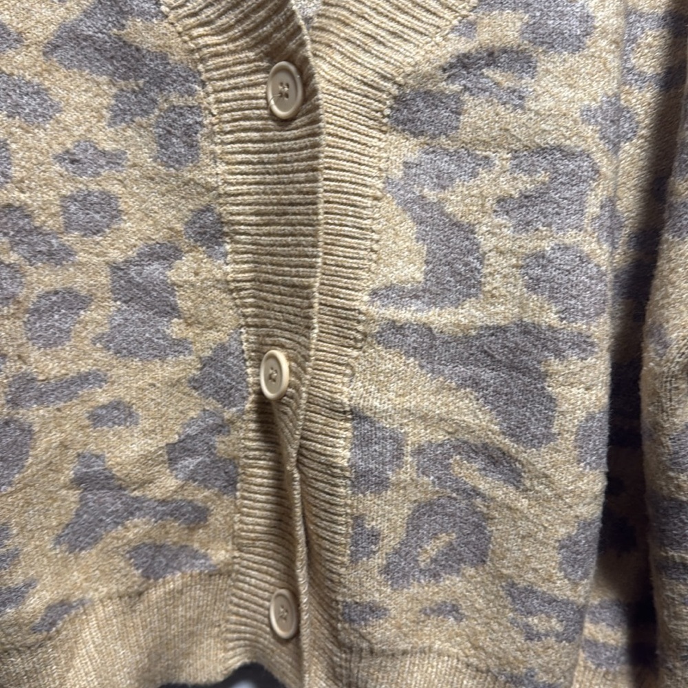 Miss Lulo Sweater - Picture 6 of 7